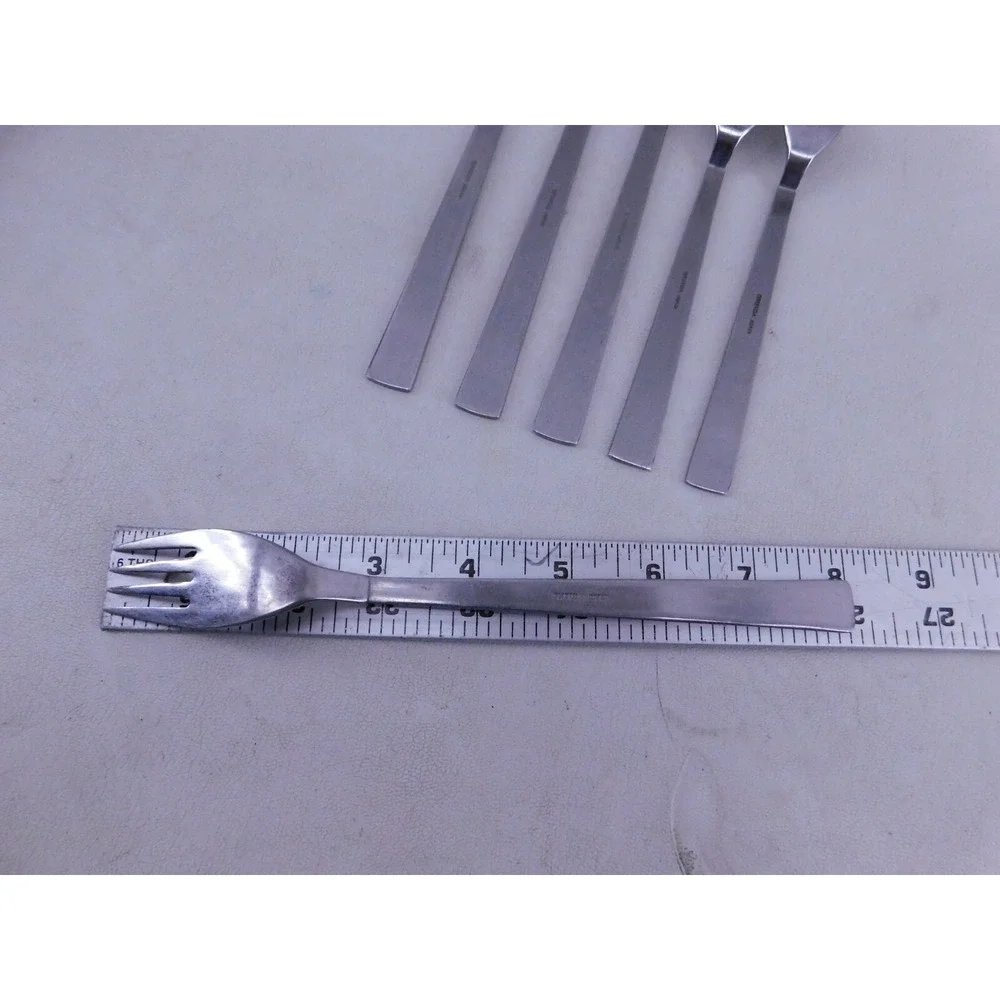 Oneida PADOVA Satin 18/0 Stainless Flatware 4 Dinner Fork 8